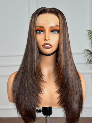 Selena Highlight Straight™ – 18″ Double-Drawn Layered Wig